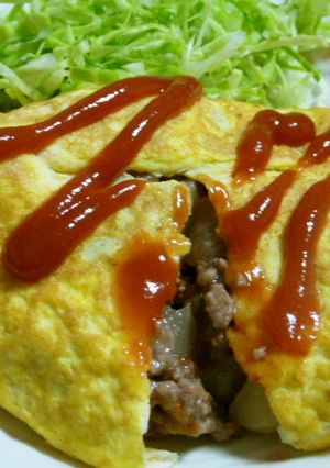 ほくほくトロトロ～♡幸せ肉じゃがオムレツ-レシピのメイン写真