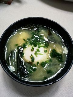 簡単!落とし玉子のお味噌汁-レシピのメイン写真