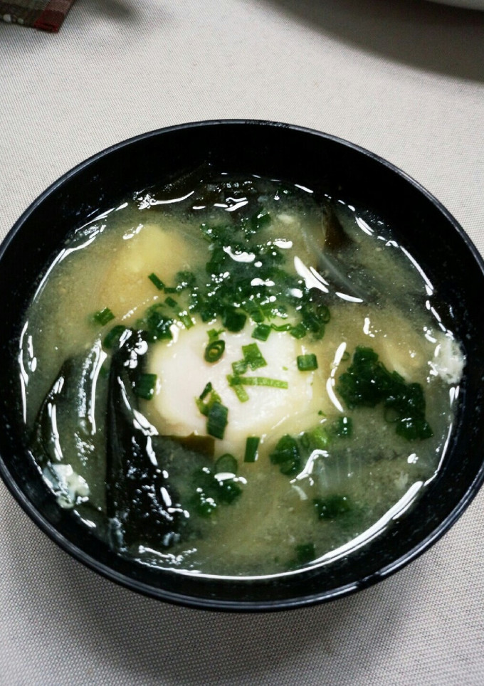 簡単！落とし玉子のお味噌汁-レシピのメイン写真
