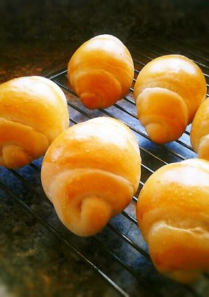 中力粉で！とってもおいしいバターロール☆-レシピのメイン写真
