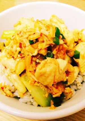 簡単で安く作れる とりキムチ丼-レシピのメイン写真