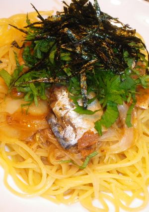 おひとりさまの新玉と鯖味噌缶で簡単パスタ-レシピのメイン写真