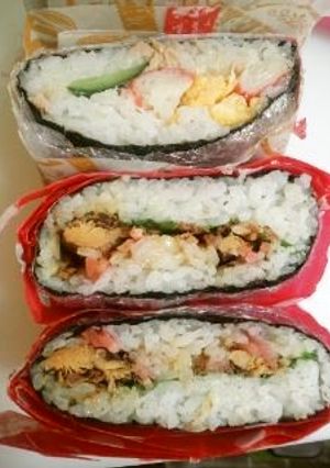 サンマの蒲焼缶詰＆紅生姜青じそおにぎらず-レシピのメイン写真