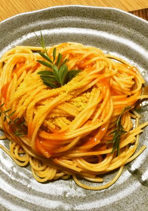 シンプル・トマトソースパスタwith野草-レシピのメイン写真