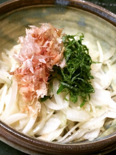 夫絶賛!毎日食べたい新玉ねぎのサラダ-レシピのメイン写真