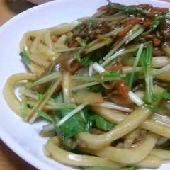 รูปของ ほんのりカレーな焼きうどん