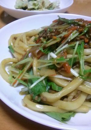 ほんのりカレーな焼きうどん-レシピのメイン写真