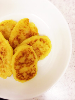 離乳食中期♡手づかみ用さつまいものお焼き-レシピのメイン写真