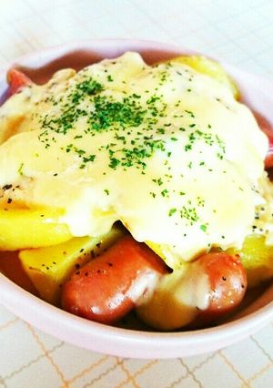 じゃが芋とｿｰｾｰｼﾞのﾁｰｽﾞ焼き-レシピのメイン写真