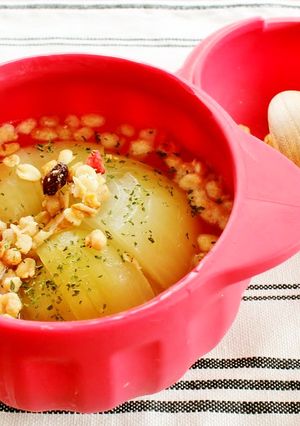 スープボウルで★まるごと新玉ねぎのスープ-レシピのメイン写真