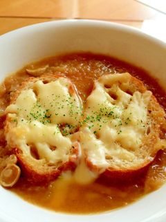 新玉ねぎで☆オニオングラタンスープ-レシピのメイン写真