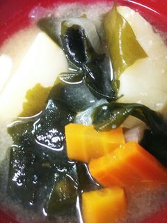 じゃがいもとワカメの味噌汁◆-レシピのメイン写真