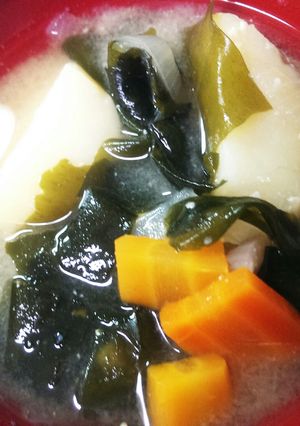 じゃがいもとワカメの味噌汁◆-レシピのメイン写真