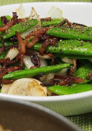 カリカリベーコンとスナップエンドウ炒め-レシピのメイン写真