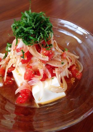 新玉ねぎとトマトをのせて♡豆腐サラダ-レシピのメイン写真