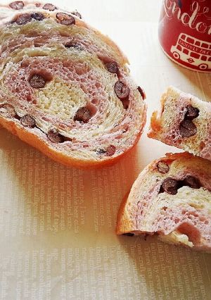 紫いもと小豆の可愛いトヨ型パン-レシピのメイン写真