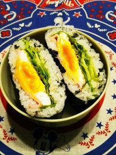 おにぎらずφわかめご飯×目玉焼き+ハム♪-レシピのメイン写真