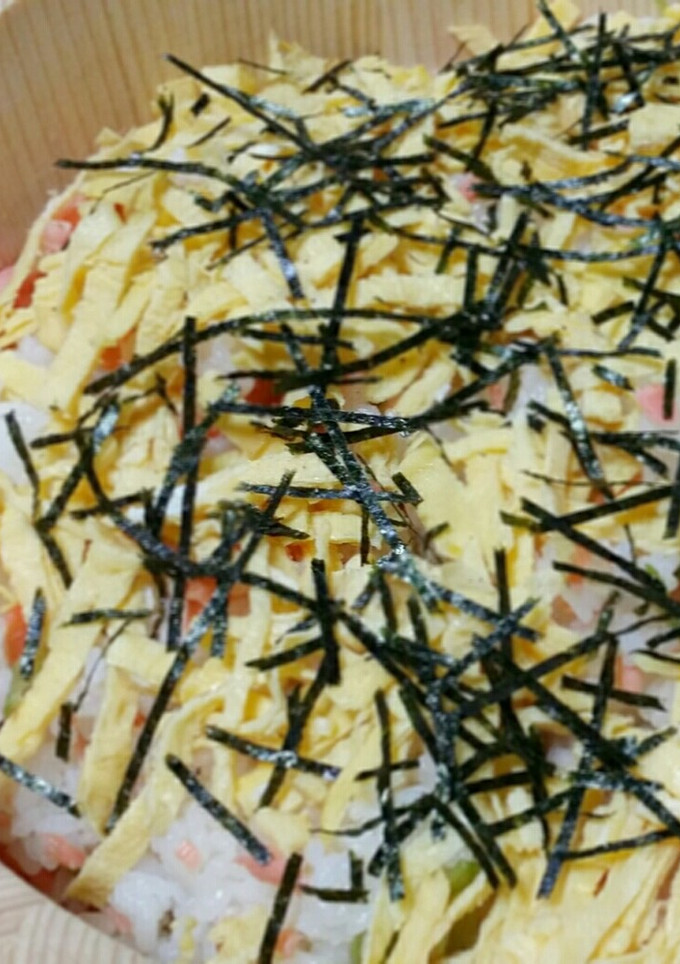 簡単☆お祝いにも♡焼き鮭のちらし寿司-レシピのメイン写真