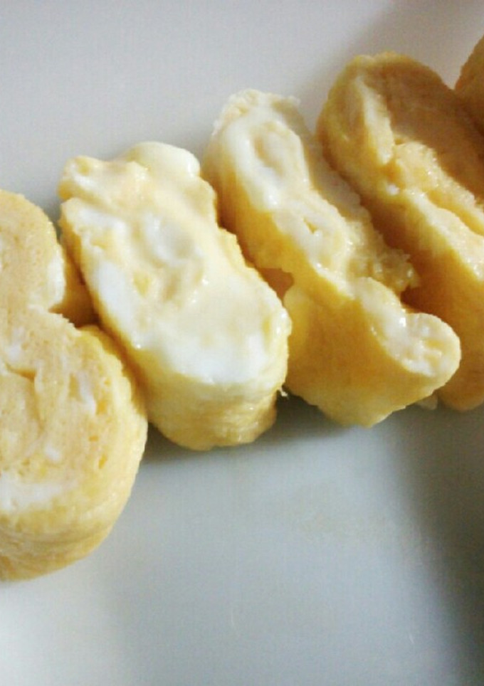 たまには洋風♪ｺﾝｿﾒﾁｰｽﾞ卵焼き-レシピのメイン写真