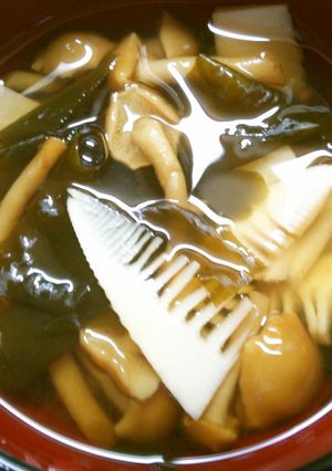 簡単　朝食　筍とワカメ　なめこのお吸い物-レシピのメイン写真