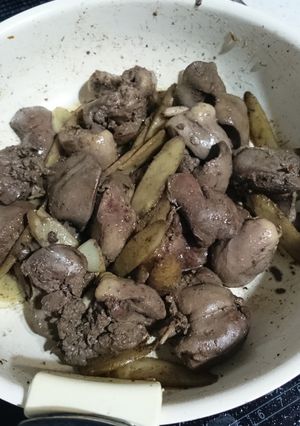 鶏レバーとゴボウのニンニク炒め-レシピのメイン写真