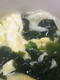 スープ全部飲める♡簡単激美味わか玉うどん-レシピのメイン写真