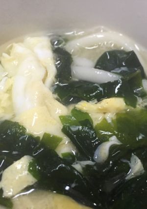 スープ全部飲める♡簡単激美味わか玉うどん-レシピのメイン写真