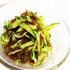 รูปของ もずく胡瓜のオリーブオイル和え