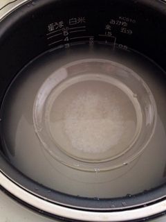 初・離乳食☆5ヶ月〜炊飯器で10倍がゆ-レシピのメイン写真
