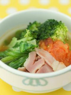 シャキシャキレタスとベーコンの野菜スープ-レシピのメイン写真