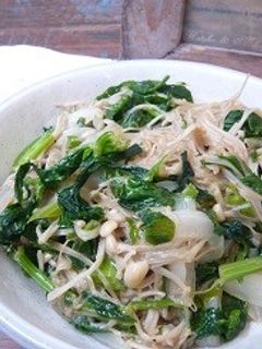 エノキとセロリの葉と新玉ねぎの炒め物-レシピのメイン写真