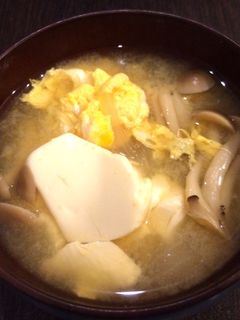 しめじと豆腐と卵の味噌汁-レシピのメイン写真