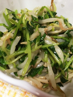 【簡単副菜】レンジで!もやしと豆苗ナムル-レシピのメイン写真