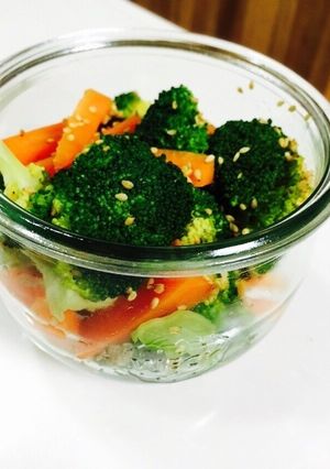 ブロッコリーとにんじんの白だし酢胡麻和え-レシピのメイン写真