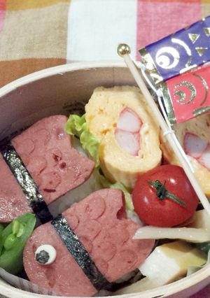 ベビーハムで鯉のぼりお握り-レシピのメイン写真