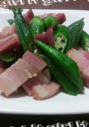 おくらとブロックベーコンの炒め物-レシピのメイン写真