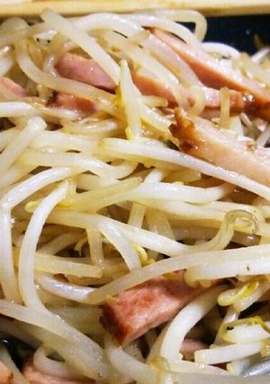 もう一品。もやしと焼き豚炒め-レシピのメイン写真