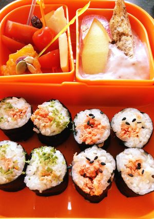 簡単 お弁当に!鮭フレーク細巻き寿司-レシピのメイン写真