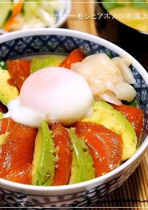 とろとろ♡漬けサーモンとアボカドの温玉丼-レシピのメイン写真