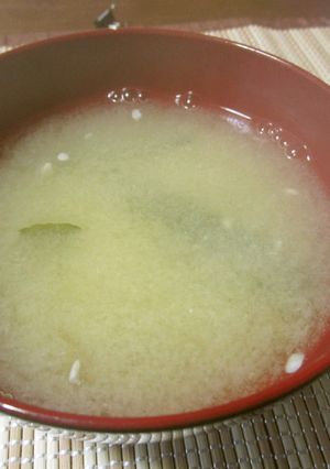 基本！乾燥わかめの味噌汁-レシピのメイン写真