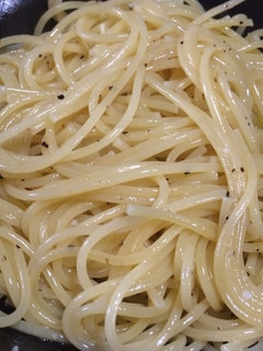 鍋で、パスタ(ペペロンチーノ)-レシピのメイン写真