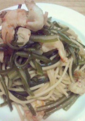 レンジで！茎ワカメと海老の和風スパ-レシピのメイン写真