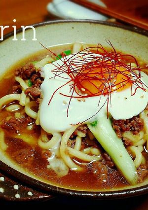 ぱぱっとコク旨♪すき焼き風挽き肉うどん。-レシピのメイン写真