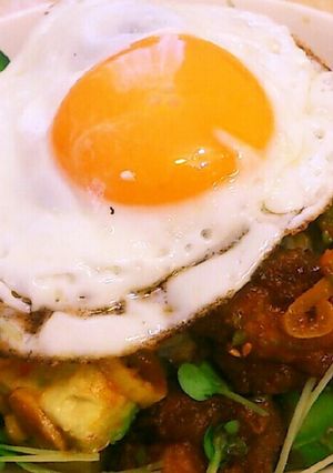 唐揚げリメイク☆チリアボカド丼-レシピのメイン写真