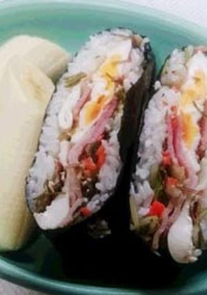 おにぎらず：ベーコンエッグ・水菜の浅漬け-レシピのメイン写真