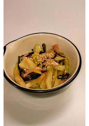 セロリ&ハムの塩昆布あえ♪-レシピのメイン写真