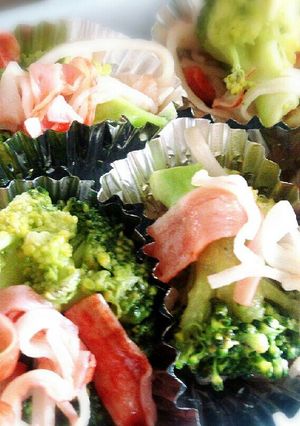 弁当に☆ﾌﾞﾛｯｺﾘｰとｶﾆｶﾏ炒め-レシピのメイン写真