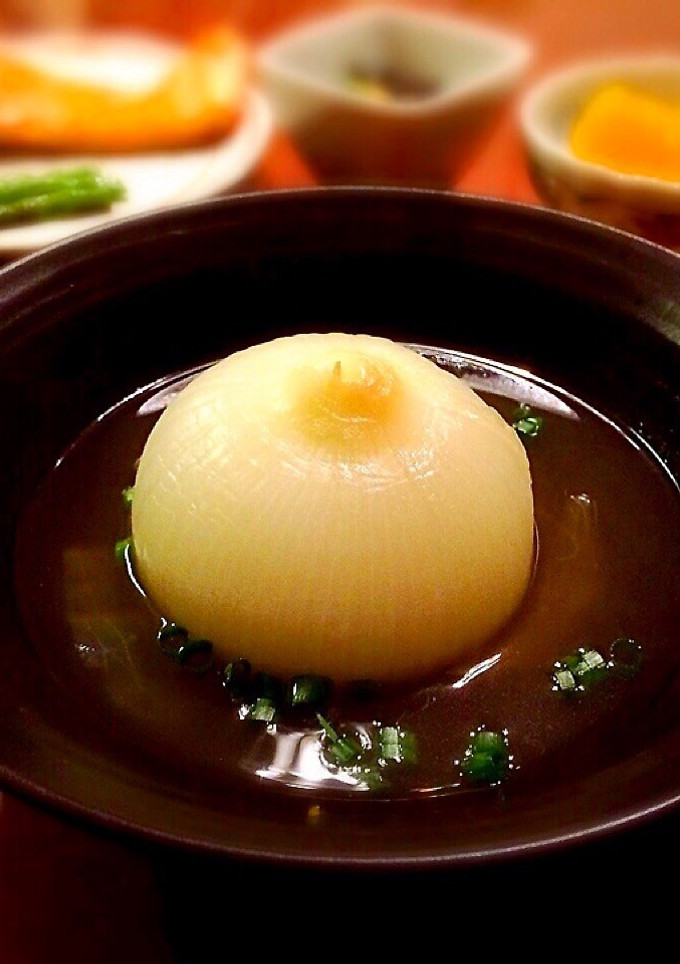 おしゃれな新玉葱丸ごとスープ煮-レシピのメイン写真