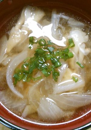 簡単ランチ　舞茸　新玉ねぎの　和風スープ-レシピのメイン写真