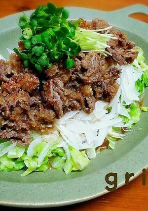 春キャベツと新玉ねぎで♪春の満腹サラダ。-レシピのメイン写真
